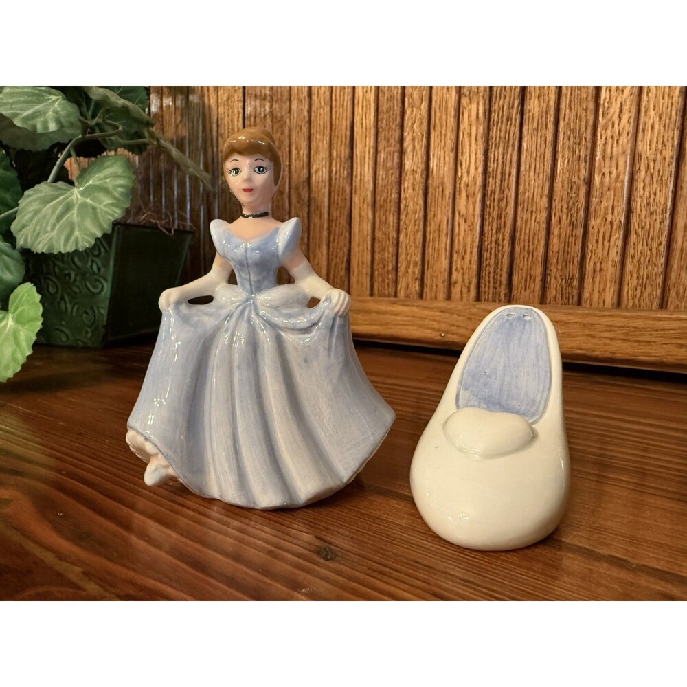 Disney Cinderella Salt Pepper Shakers Glass Slipper Ceramic Set